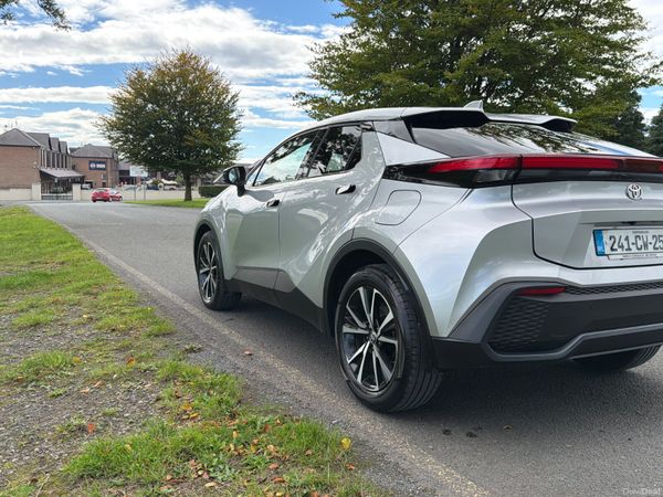Toyota C-HR 2024 Sport 1.8 Hybrid Low Mileage 398280377