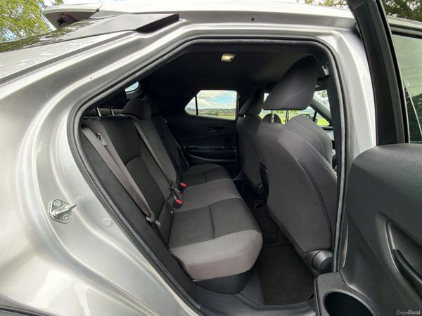Toyota C-HR 2024 Sport 1.8 Hybrid Low Mileage 398280435