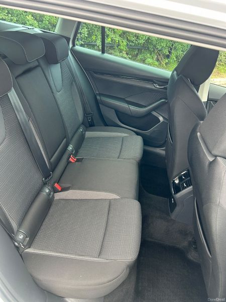 Skoda Octavia 2024 398353999