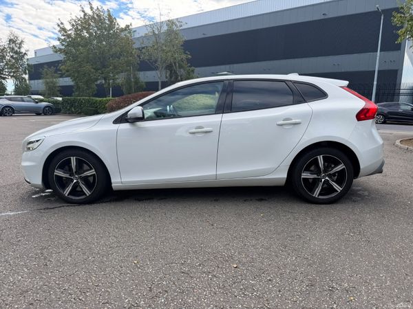 Volvo V40 2.0 D2 R-Design Automatic 398363145