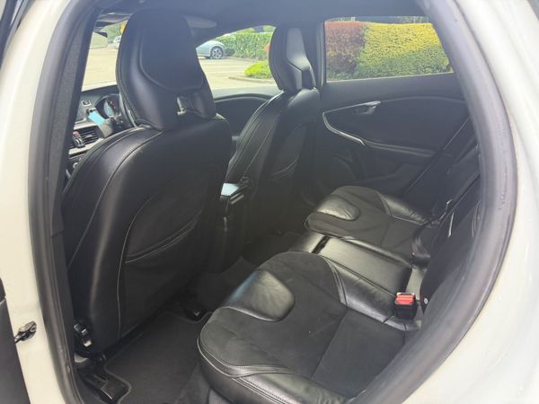 Volvo V40 2.0 D2 R-Design Automatic 398363153