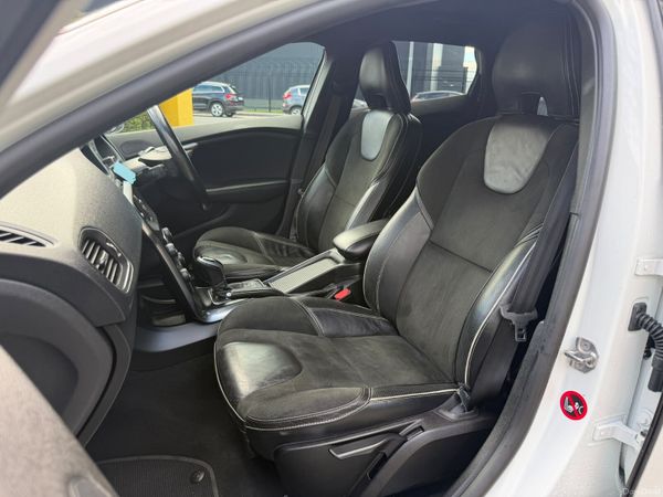 Volvo V40 2.0 D2 R-Design Automatic 398363155