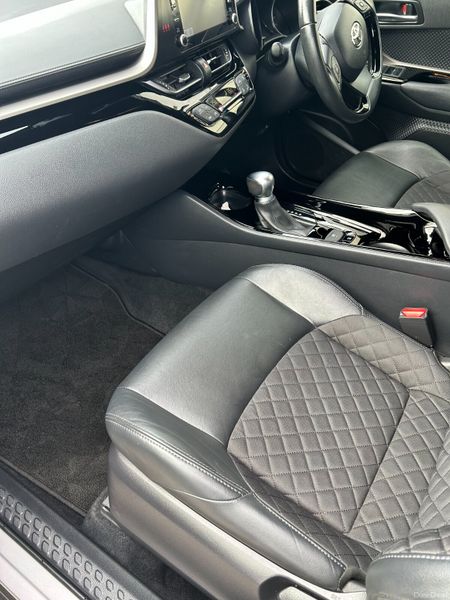 2021 Toyota C-HR  | G Package 398364181