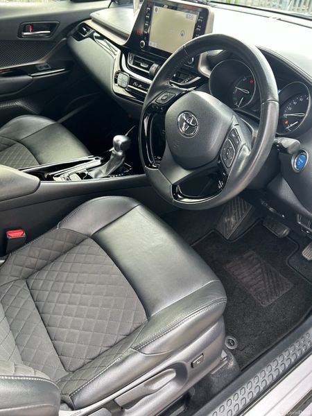 2021 Toyota C-HR  | G Package 398364189