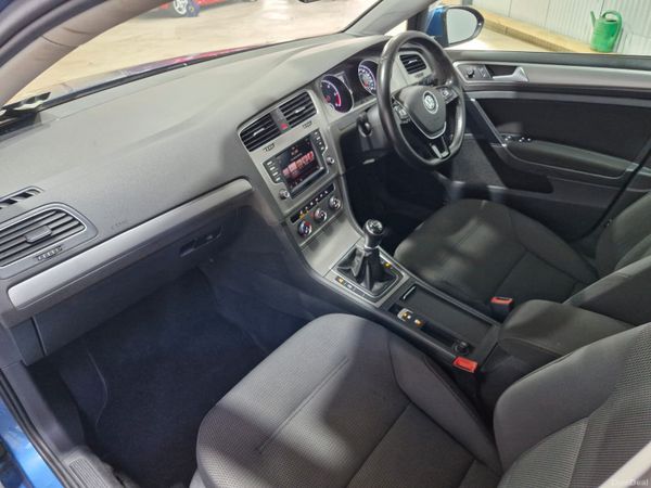 2016 Volkswagen Golf Match 1.6 TDi Manual 398384533