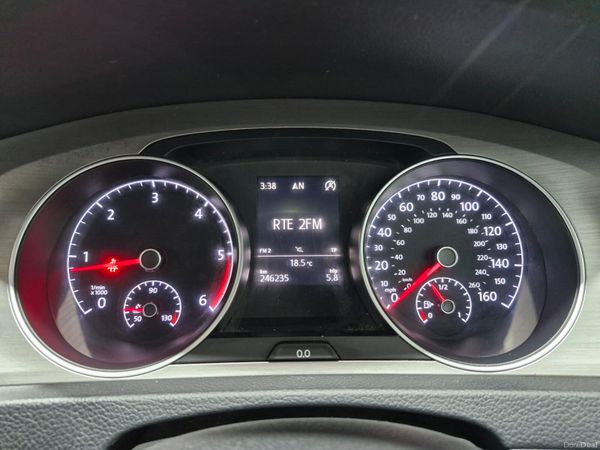 2016 Volkswagen Golf Match 1.6 TDi Manual 398384537