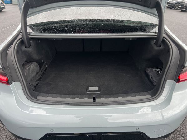 232 Bmw 330e M-Sport Tech + Pro Packs 20 Inch Allo 398386721