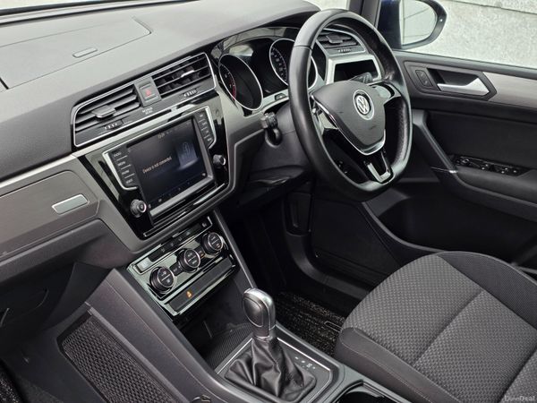 VW Touran 7-Seater Petrol Automatic 398493977