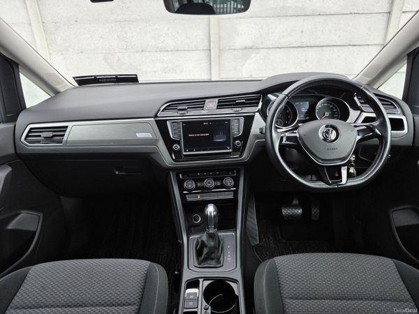 VW Touran 7-Seater Petrol Automatic 398493983