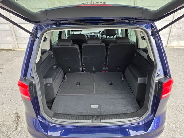 VW Touran 7-Seater Petrol Automatic 398493937