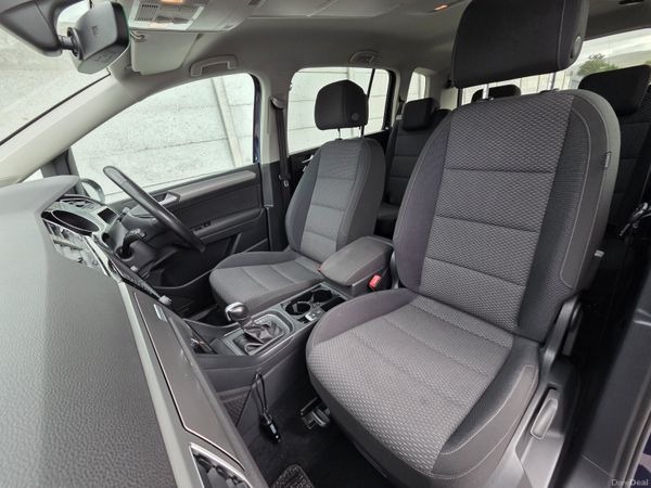 VW Touran 7-Seater Petrol Automatic 398494005