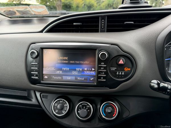 Toyota Yaris 2018 398498193