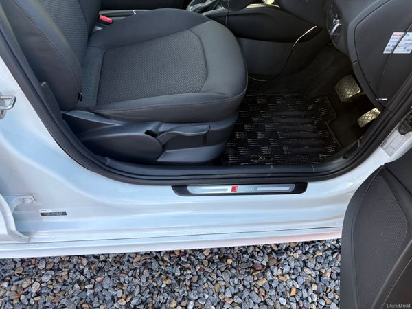 Audi A1 S line 1.4 Automatic 398415661