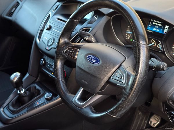 172  Ford Focus ST-LINE POWERSHIFT 398422299