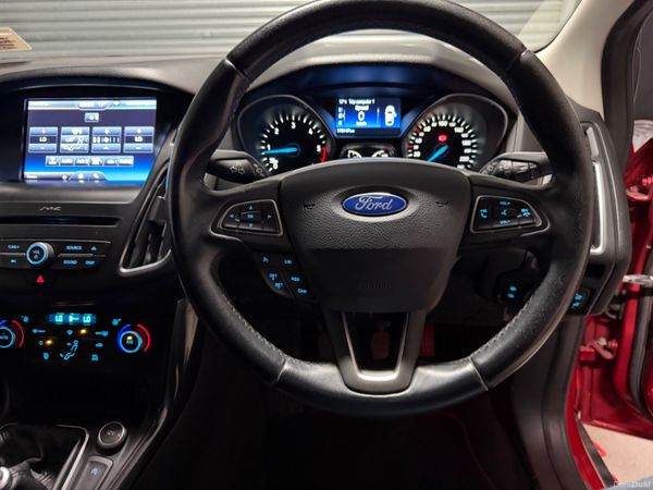 2016  FORD FOCUS      NEW NCT ! 398426407