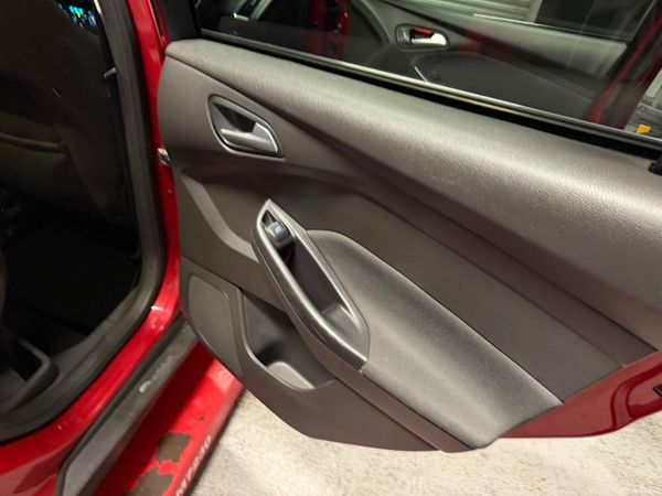 2016  FORD FOCUS      NEW NCT ! 398426421