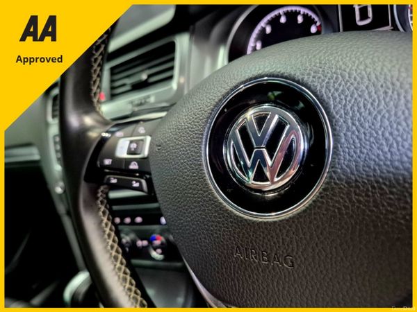 🚗2016 Volkswagen Golf Lounge Edition  | 84KM 🚗 398571105