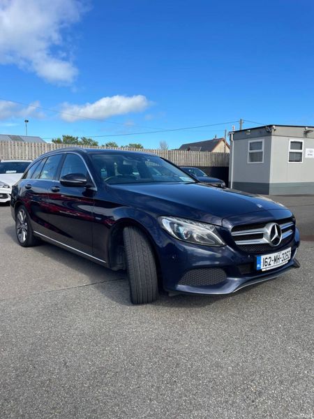 2016 Mercedes-Benz C-Class EXCLUSIVE, 2 of 15