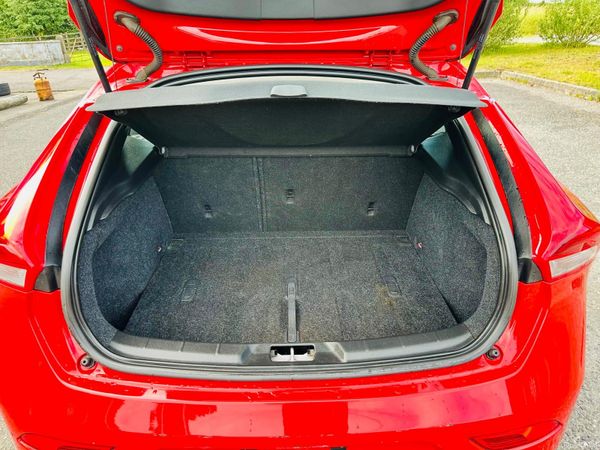 Volvo V40 2015 1.6 T2 ES AUTOMATIC VERY LOW MILEAG 398608503
