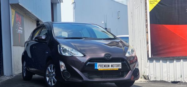 2015 Toyota Aqua -, 2 of 10