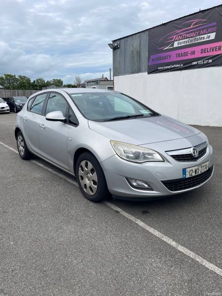 2012 Vauxhall Astra, 2 of 8