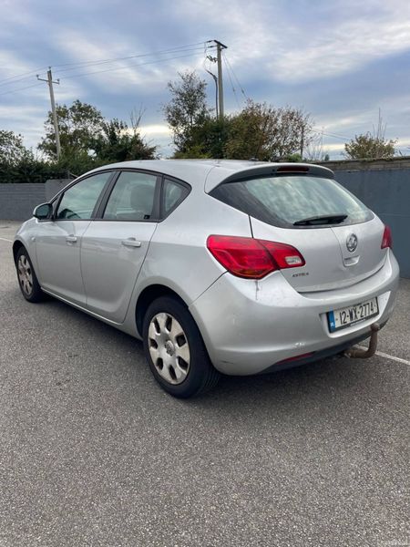 2012 Vauxhall Astra, 4 of 8