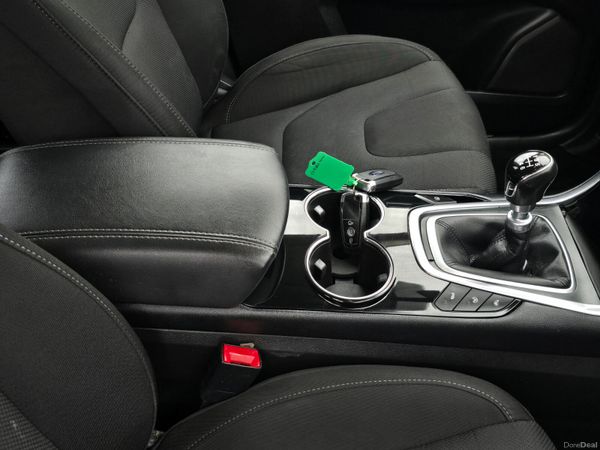 172 Ford S-Max TITANIUM  7 SEATS 2.0 TDCI 150BHP 398773485
