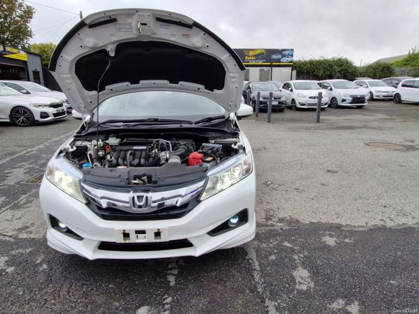 2015 Honda Grace 1.5L Hybrid with Full body kit 398701125