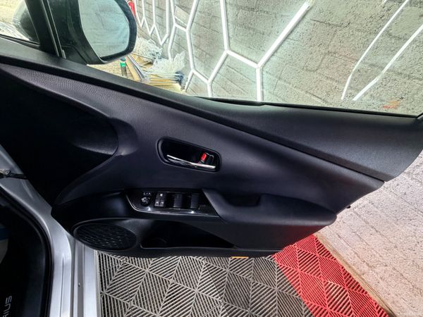 2021 Toyota Prius 1.8 Petrol Hybrid Automatic 43K 398702931