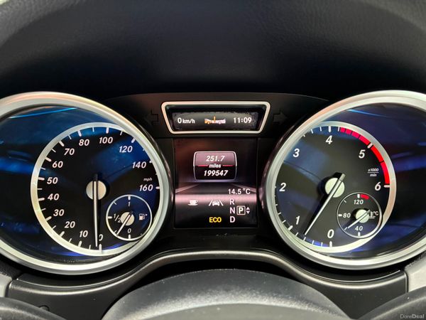 Mercedes-Benz M-Class 2013 2 Seats 398724601