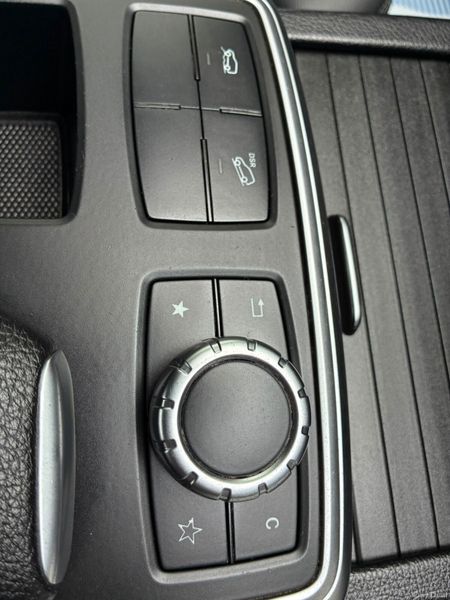 Mercedes-Benz M-Class 2013 2 Seats 398724603