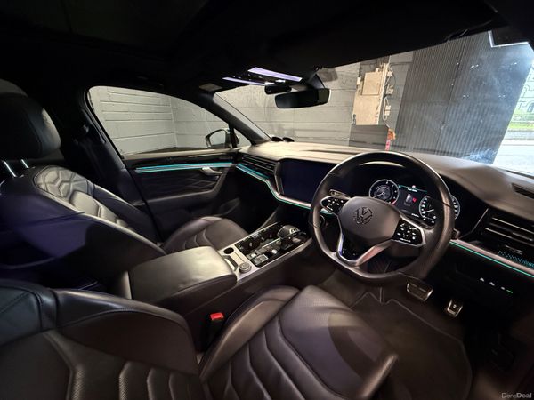 211 Volkswagen Touareg R 3Ltr PHEV 462 BHP 398858479