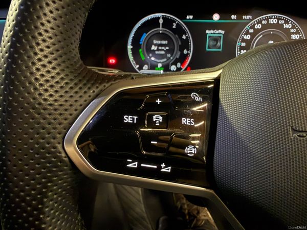 211 Volkswagen Touareg R 3Ltr PHEV 462 BHP 398858493