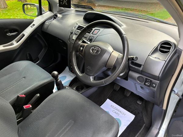 Toyota Yaris 2010 1.0 398968541