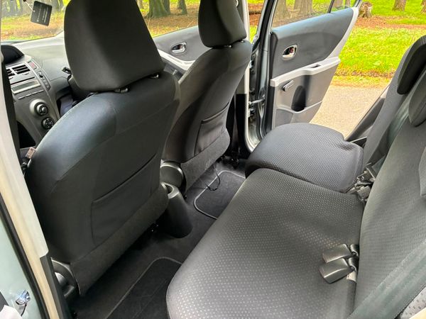 Toyota Yaris 2010 1.0 398968547