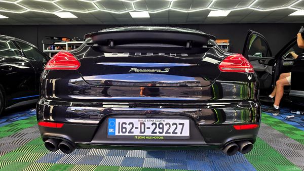 Porsche Panamera 2016  1 Year Warranty Full Servic 398970715