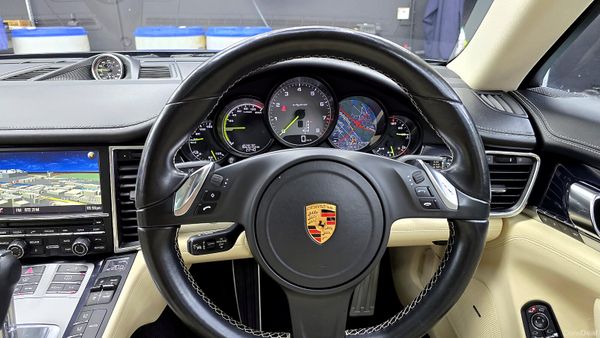 Porsche Panamera 2016  1 Year Warranty Full Servic 398970737