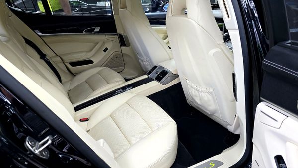 Porsche Panamera 2016  1 Year Warranty Full Servic 398970739