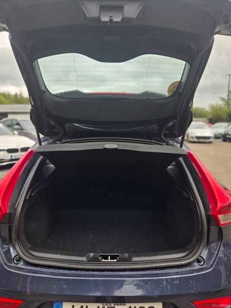 Stunning D2 Volvo V40 Low Mileage 398971697