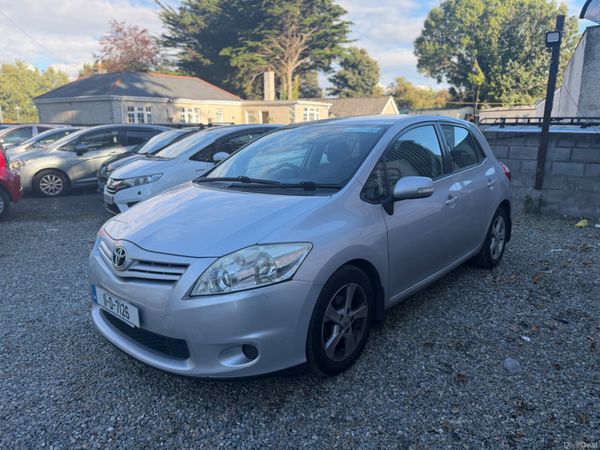 Toyota Auris 2011 398917421