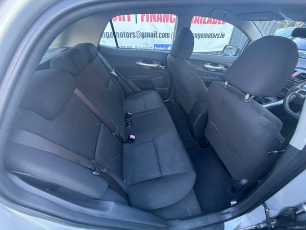 Toyota Auris 2011 398917427