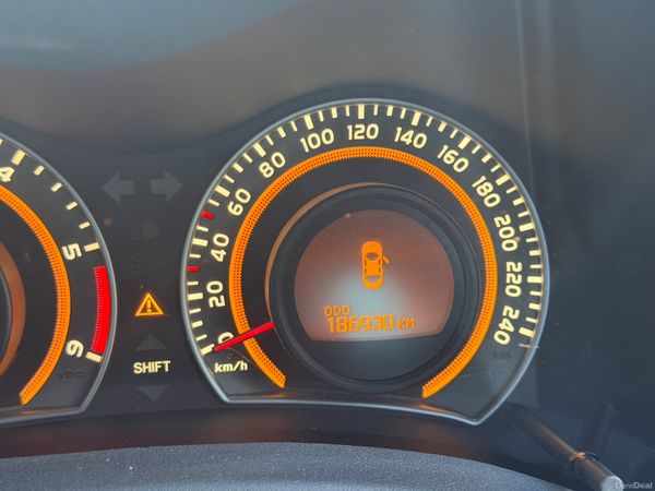 Toyota Auris 2011 398917431