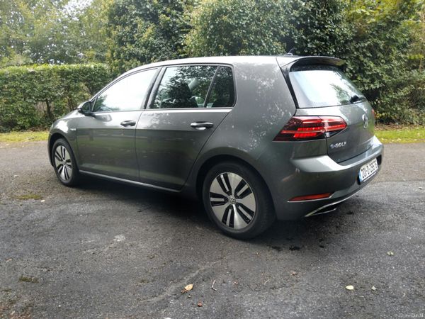 2020 Volkswagen Golf e-GOLF, 5 of 19