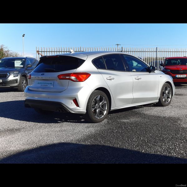 2021 Ford Focus ST-Line, 2 of 13