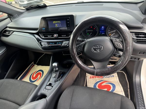 Toyota C-HR 2018 399151727