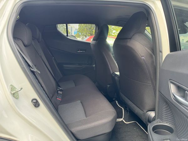 Toyota C-HR 2018 399151735