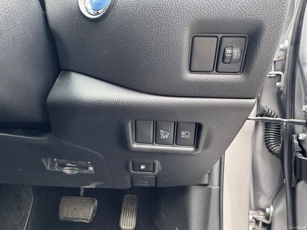 Toyota C-HR 2018 399151737