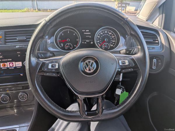 Volkswagen Golf Trendline 2018 399114341