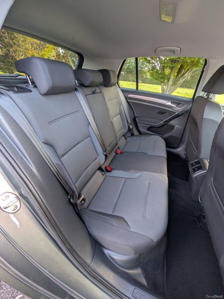 Volkswagen Golf Trendline 2018 399114329
