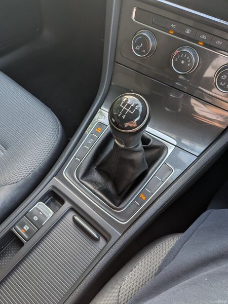 Volkswagen Golf Trendline 2018 399114337